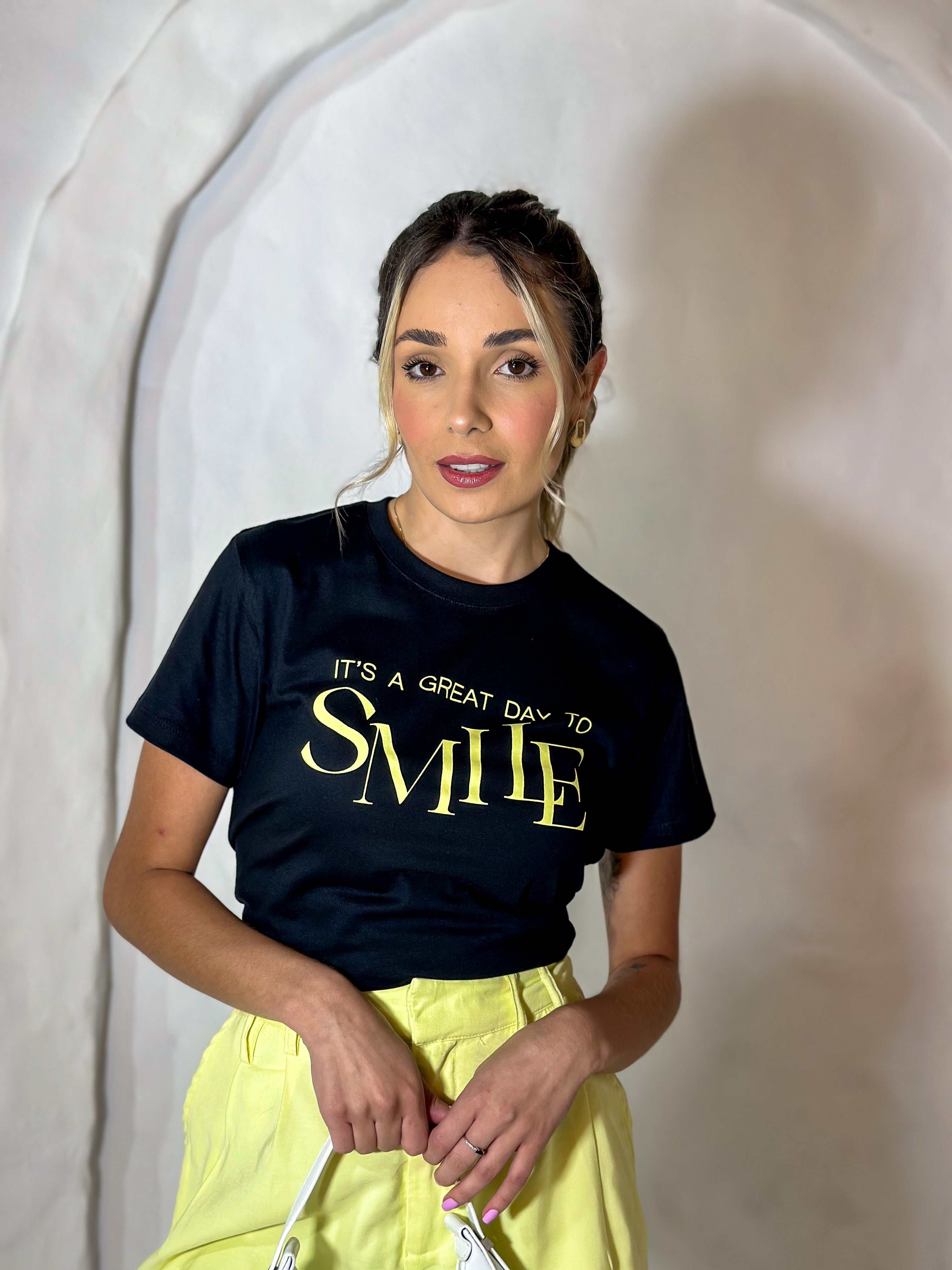 T-SHIRT SMILE PRETO 100% ALGODÃO M/M