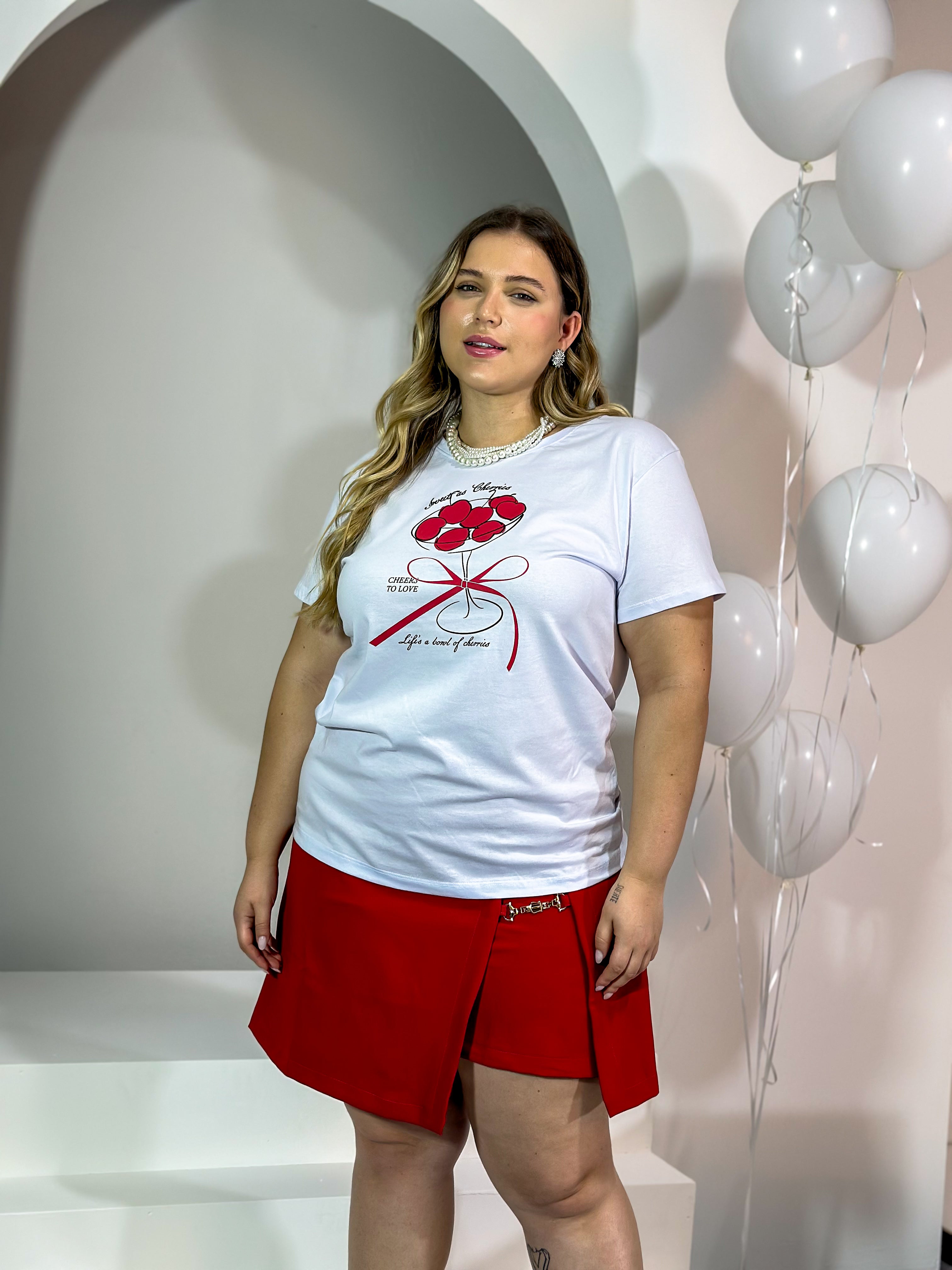 T-SHIRT LARISSA BRANCO PLUS 100% ALGODÃO M/M